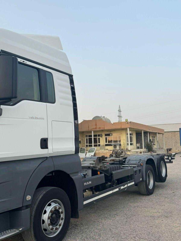 MAN.TGX - Image 2